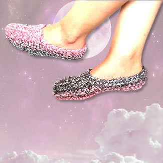 Babuchas de colores tejidas a mano. Babuchas en lana. Talykí Taller de Tejidos y diseño textil