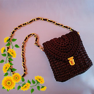 Bolso o cartera tejida a mano. Bolsos personalizados. Carteras personalizadas.Bolsos en trapillo. Talykí Taller de Tejidos y diseño textil